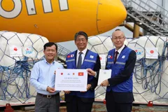 Tổ chức JICA bàn giao đợt hỗ trợ quốc tế nhu yếu phẩm cho người dân Bắc Ninh - Ảnh: Cục Quản lý đê điều và Phòng, chống thiên tai