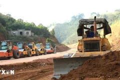 Thủ tướng yêu cầu dứt điểm giải phóng mặt bằng 4 dự án cao tốc