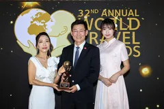 Đại diện Vietjet nhận giải thưởng "Hãng hàng không dẫn đầu châu Á về trải nghiệm khách hàng" tại World Travel Awards 2025
