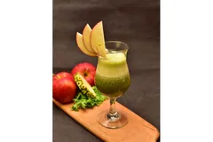 Chạm vào mùa hạ trong một ly thức uống Tropical Green