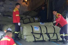 Tiếp nhận 29 tấn hàng của Chính phủ Nga hỗ trợ khẩn cấp người dân vùng lụt bão