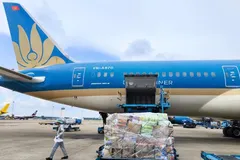 Vietnam Airlines vận chuyển miễn phí hàng cứu trợ đồng bào bị lũ lụt