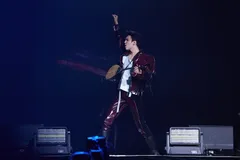 Cả thế giới ‘phát cuồng’ trước giọng hát Dimash Kudaibergen