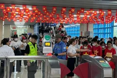 Tàu metro Cát Linh-Hà Đông chuyển đổi sang thẻ vé điện tử từ ngày 18-11