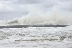 Biển Đông dự báo còn xuất hiện 1-2 cơn bão nguy hiểm 