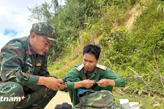 Bộ đội sử dụng UAV tìm kiếm 3 người mất tích do sạt lở núi Đà Nẵng