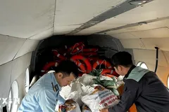 Huy động trên 7.700 chiến sỹ tham gia giúp dân khắc phục hậu quả mưa lũ