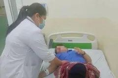 Bệnh nhân điều trị tại Bệnh viện Đa khoa khu vực Hóc Môn. (Ảnh: Bệnh viện cung cấp)