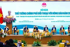 Thủ tướng cùng lãnh đạo các bộ, ngành trả lời, chia sẻ với các đại biểu về các vấn đề cùng quan tâm tại Hội nghị Thủ tướng Chính phủ đối thoại với nông dân Việt Nam năm 2024. Ảnh: Nhật Bắc