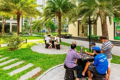 Người lớn tuổi có không gian giao lưu, thư giãn giữa khuôn viên xanh mát nội khu