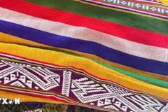 Gìn giữ làng nghề thổ cẩm gần 300 năm giữa đại ngàn Pù Luông