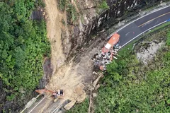 Hiện trường vụ sạt lở đèo Khánh Lê khiến 6 người thiệt mạng tối 16-11. Ảnh: SỞ XÂY DỰNG KHÁNH HÒA