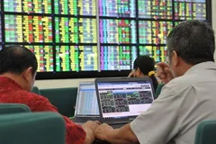 VIC và VHM giúp VN Index giữ được mốc 1.100 điểm