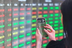 VN Index vẫn 'bốc đầu' dù khối ngoại giảm mua