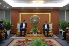 Bộ trưởng Bộ NN-MT làm việc với các tập đoàn Hà Lan