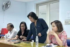 Hội Nhà văn TPHCM làm việc với bà Lương Thị Lan Hương