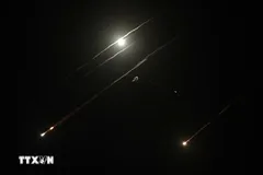 Israel bắt đầu các cuộc tấn công trả đũa Iran