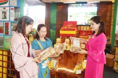 TPHCM: Sôi động thị trường mua sắm cuối năm 