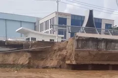 Sạt lở do khai thác cát trái phép trên địa bàn Đồng Tháp