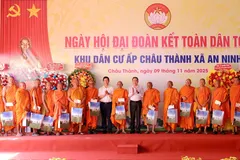 Chủ tịch Quốc hội dự Ngày hội Đại đoàn kết toàn dân tộc tại Cần Thơ