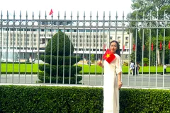 TPHCM: Phố phường, dòng người hòa không khí vui Lễ Quốc khánh 2-9