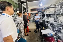 TPHCM: Tạm giữ 1.500 áo khoác không rõ nguồn gốc rao bán trên mạng xã hội