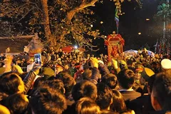 Lễ hội đền Trần là một lễ hội lớn, thu hút đông nhân dân và du khách