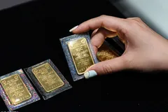 Vàng miếng SJC tiến gần mốc 130 triệu đồng mỗi lượng