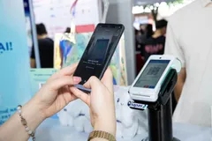 Thanh toán không tiền mặt tăng trưởng tích cực