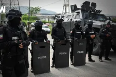 Cảnh sát Ecuador trấn áp tội phạm. Ảnh: HW