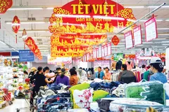 Rộn ràng mua sắm cuối năm