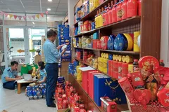 TPHCM: Phát hiện hàng trăm ký mứt Tết không rõ nguồn gốc