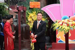 Thỉnh chuông khai hội chùa Hương, lễ hội lớn nhất của miền Bắc