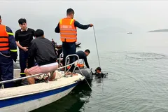 Tìm thấy nạn nhân đầu tiên vụ lật tàu ở hồ Thác Bà