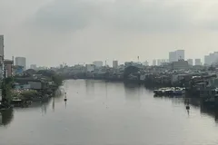 Khẩn trương hoàn thành khảo sát nhà trên và ven sông, kênh, rạch. Ảnh: QUỐC HÙNG