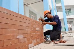 HCMC expands regular health check-ups, screenings to informal migrant workers