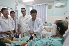 Ho Chi Minh City leaders visit victims of Cho Lon Ward fire