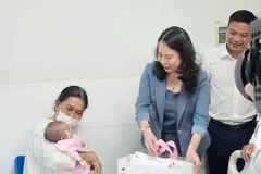 Vice President Vo Thi Anh Xuan visits pediatric patients in Ho Chi Minh City