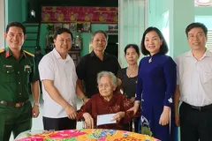 Ho Chi Minh City leaders pay tribute to war veterans, meritorious families