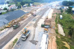 Thi công xuyên lễ đường kết nối sân bay Long Thành