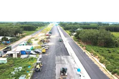 Dự án thành phần 3 đường Vành đai 3 - TPHCM qua TP Đồng Nai đang bước vào giai đoạn nước rút về đích. Ảnh: PHÚ NGÂN