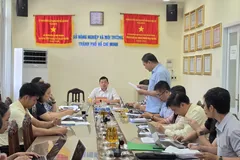 Ông Trương Hữu Chức, phó phòng Kinh tế đất (Sở NN-MT) phát biểu ý kiến đối với dự án thuộc Tập đoàn Bcons.