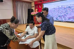 Ông Nguyễn Toàn Thắng trao đổi hướng tháo gỡ vướng mắc cùng chủ đầu tư