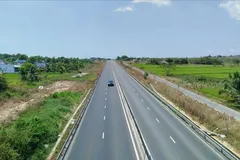 Cùng với tuyến đường cao tốc Phan Thiết - Dầu Giây, tuyến cao tốc Vĩnh Hảo - Phan Thiết cũng bắt đầu thu phí từ ngày 2-3. Ảnh: TIẾN THẮNG