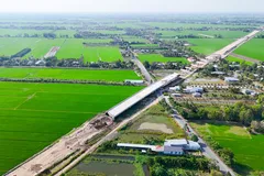 Cao tốc Châu Đốc - Cần Thơ - Sóc Trăng hiện còn thiếu gần 3 triệu m3 cát và hơn 2,4 triệu m3 đá