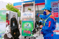 Tiếp tục sử dụng quỹ bình ổn, giá xăng giảm mạnh 