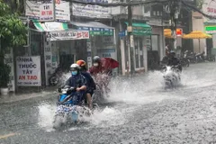 Hôm nay 6-10, Trung bộ và Nam bộ mưa lớn