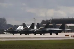 Mỹ triển khai chiến đấu cơ F-22 tới Israel