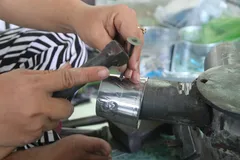 Độc đáo nghề chạm bạc của đồng bào Chăm ở Khánh Hòa