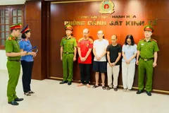 Cơ quan Cảnh sát điều tra thi hành quyết định khởi tố vụ án, khởi tố bị can. Ảnh: CÔNG AN THANH HÓA